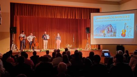 Dobrodelni koncert za pomoč pri obnovi pogorele hiše 55